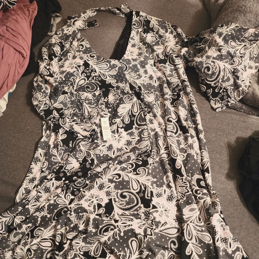 Top with black white and a little pink 3x